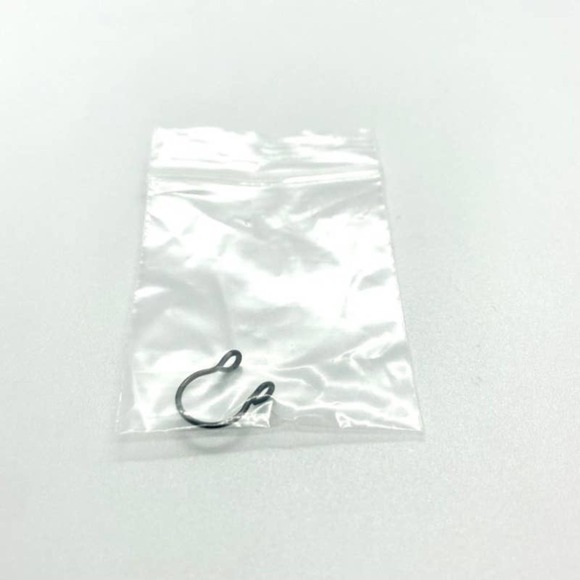 SINGLE Fake Septum Nose Ring Cuff - Black - Picture 6 of 6